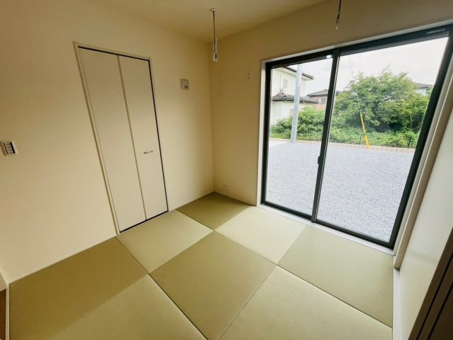 【Livele Garden】　古河市諸川　第２　全3邸の和室|〇１号棟　和室　4.5帖〇
ゆったりくつろぎたいときに嬉しいスペース♪お子様のプレイルームとしても活用いただけます。
2026年7月撮影
