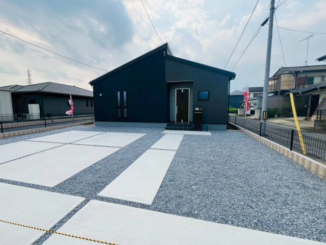 【Livele Garden】　古河市諸川　第２　全3邸の外観|カースペース3台駐車可能♪
※車種によります
2026年7月撮影