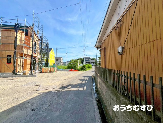 春日井市上田楽町(全3棟)の前面道路含む現地写真