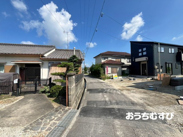 春日井市上田楽町(全3棟)の前面道路含む現地写真