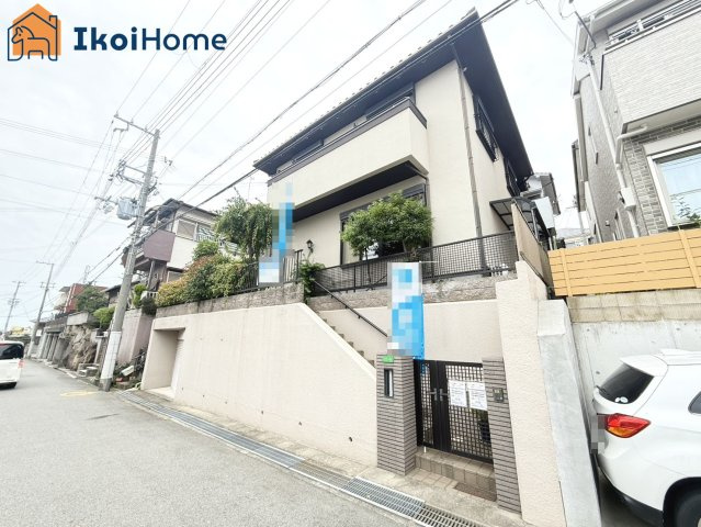 明石市東朝霧丘　中古戸建のエントランス|●年中無休：当日予約可●第一種低層住居専用地域の為、周辺は高い建物等もなく、陽当たり・通風良好です！