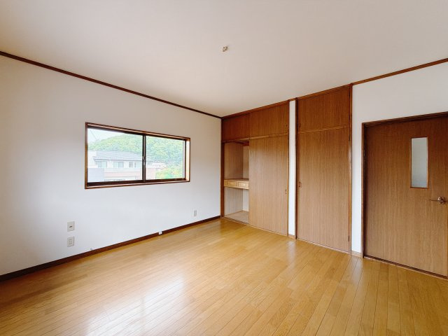 【中古戸建】甘楽郡甘楽町大字小幡の洋室|■2階洋室｜子供部屋のメリットは「自立心を養うことができる」「自分で整理整頓できるようになる」そして、お子様が成長した際には「プライバシーを確保できる」といい事だらけ♪
