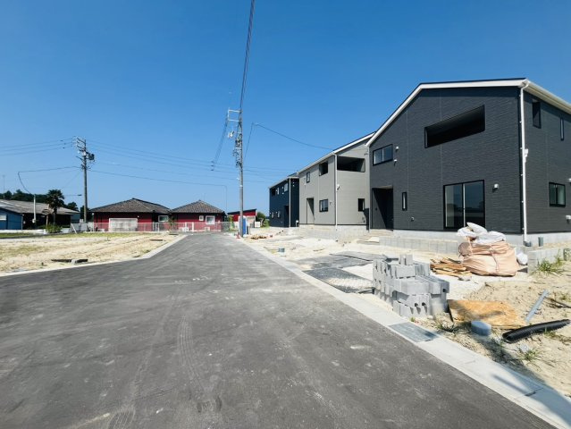 知多市金沢泉脇36番2、36番3、36番5『仲介手数料無料』新築一戸建て・建売の前面道路含む現地写真