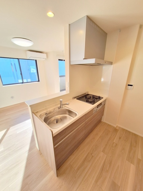 PALMSPRINGS 矢口（パームスプリングス）のキッチン|3口グリル付きシステムキッチン