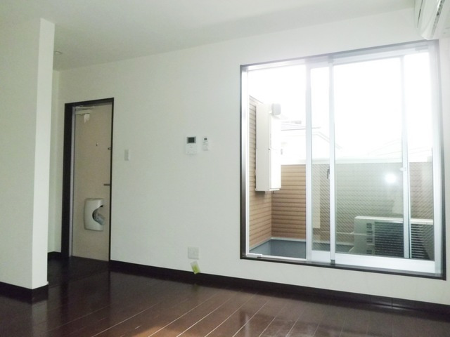 アクロス芦屋西アパートメントの居間・リビング