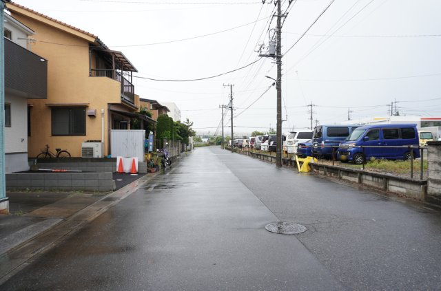 草加市青柳3丁目 新築分譲住宅 の前面道路含む現地写真