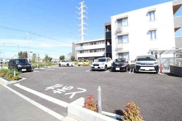 フェリーチェおおたかの森Ⅱの駐車場