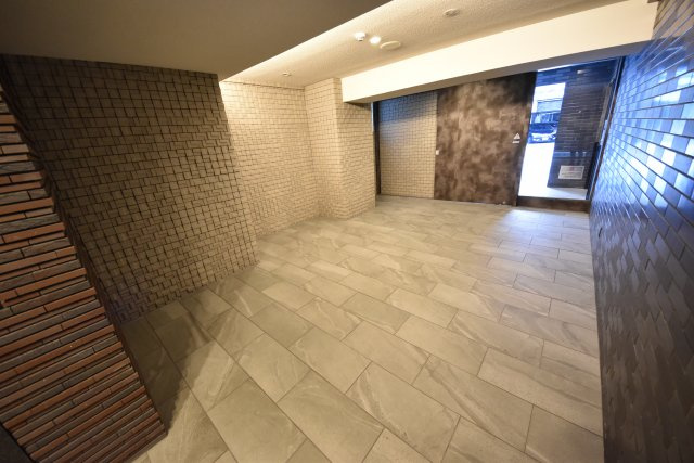 エムコート新町のエントランス|清潔なエントランスです
