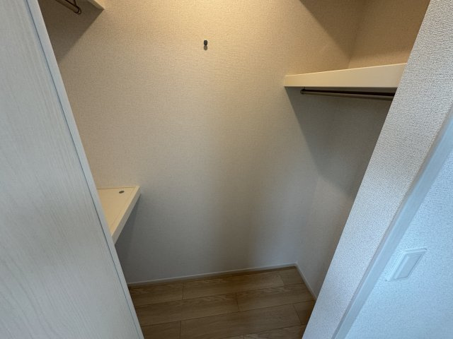ルミナス　八街の収納|ウォークインクローゼット（洋室6.1帖）（同型タイプ）