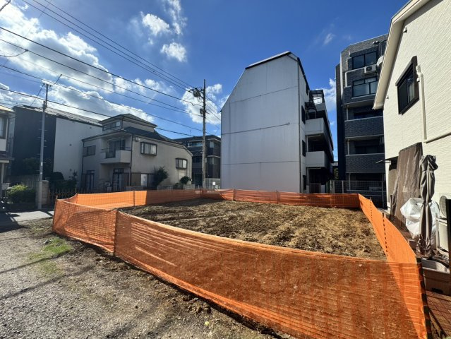 練馬区東大泉1丁目　南西角地×建築条件なし　限定2区画の前面道路含む現地写真