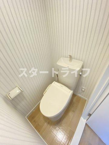 大阪市淀川区新高４丁目の賃貸マンションのトイレ