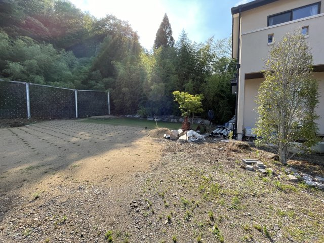 中古戸建・中古住宅　足利市本城1丁目　けやき小学校・第二中学校の庭|ガーデニングも楽しめる庭です！
