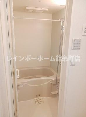CASA 193の浴室