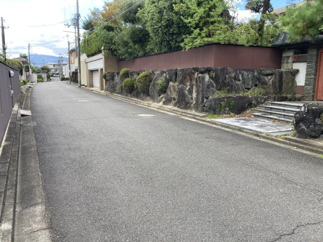 奈良市登美ヶ丘１丁目の前面道路含む現地写真|前面道路幅員6.0ｍ