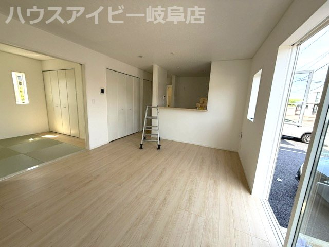 【居間・リビング】の画像