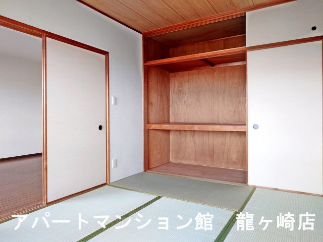 竜ヶ崎ハイツBの和室