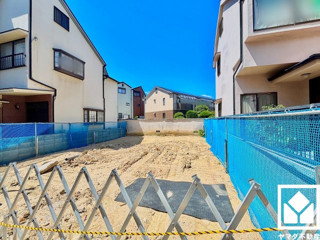 西宮市上ケ原七番町の外観|コミュニケーションがとりやすいリビング階段の住宅。移動の際にLDKを通る生活動線なので、ご家族と顔を合わせる機会が増えます。