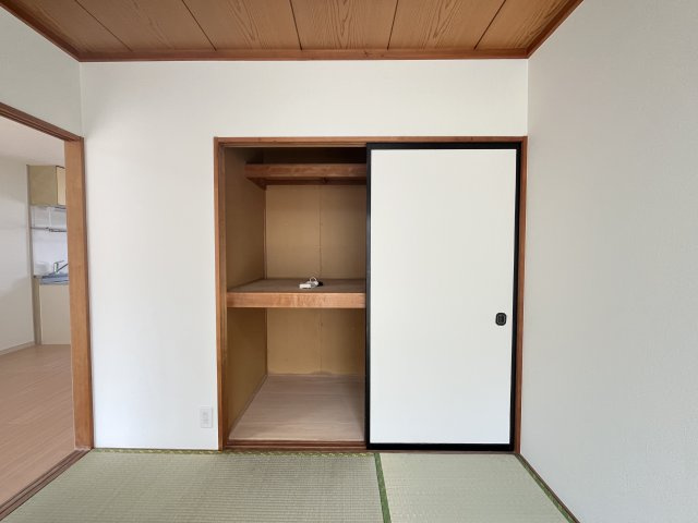 プレジール三柳の収納|102号室　イメージ