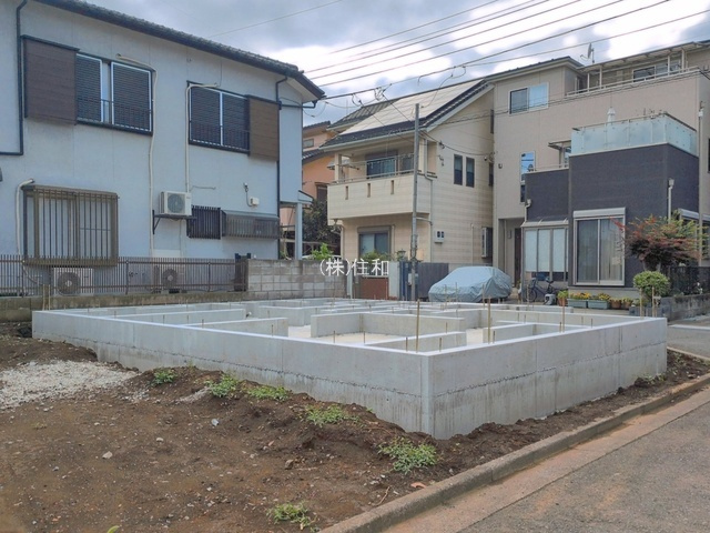 入間郡三芳町大字藤久保の新築一戸建の前面道路含む現地写真