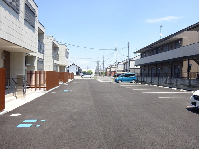 ジョウエイ外原　A棟の駐車場|★各世帯2台まで契約可能★