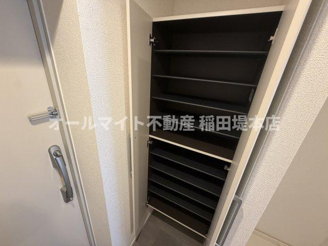 川崎市多摩区登戸新町の賃貸マンションの収納