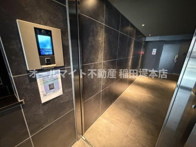 川崎市多摩区登戸新町の賃貸マンションのロビー