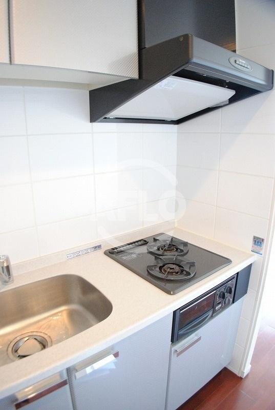S-RESIDENCE 学園坂のキッチン|グリル付ガス2口コンロシステムキッチン