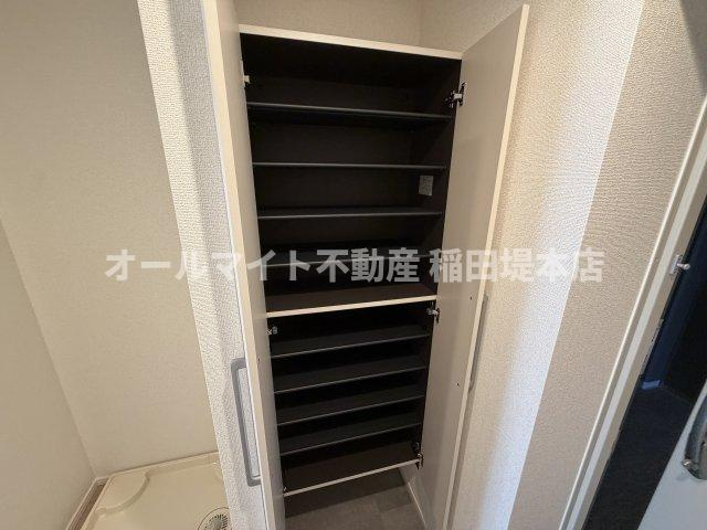 川崎市多摩区登戸新町の賃貸マンションの収納