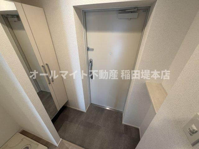 川崎市多摩区登戸新町の賃貸マンションの玄関