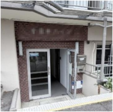 小金井市前原町３丁目の賃貸マンションのエントランス
