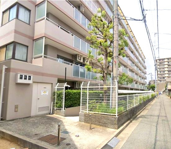 ユニライフ阪神杭瀬の外観