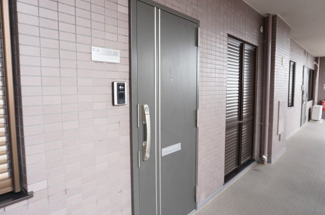 セントラルメゾン草加の玄関