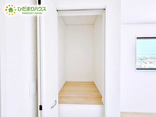 【収納】 | 東海村村松第6　新築戸建　2号棟 | クローゼットには、衣類や日用品などを整理整頓して収納できますね！