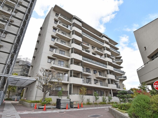 星和プラネタウン千里南第1期C棟の外観
