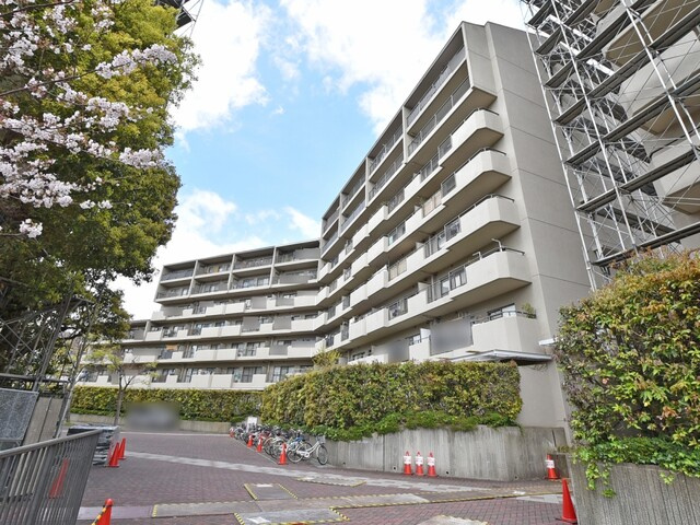 星和プラネタウン千里南第1期C棟の外観