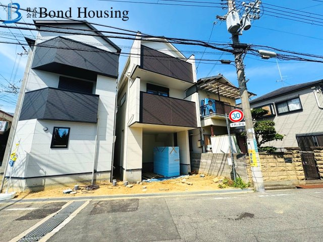 JR西明石駅徒歩12分　野々上1丁目　新築2区画　2号棟の前面道路含む現地写真