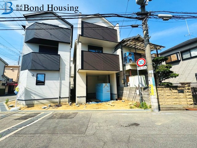 JR西明石駅徒歩12分　野々上1丁目　新築2区画　2号棟の前面道路含む現地写真