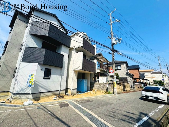 JR西明石駅徒歩12分　野々上1丁目　新築2区画　2号棟の前面道路含む現地写真