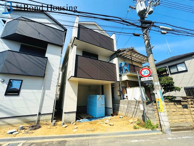 JR西明石駅徒歩12分　野々上1丁目　新築2区画　2号棟の前面道路含む現地写真