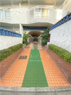 【エントランス】 | ドムスケーブ | 落ち着いたエントランスです