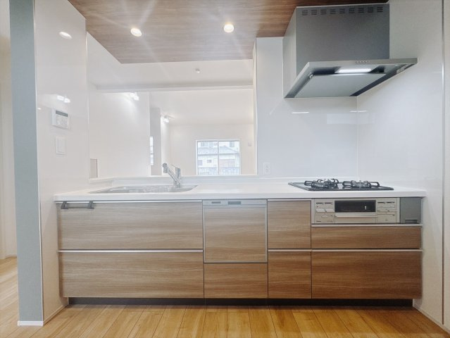 【新築戸建】高崎市新町のキッチン|■キッチン｜全スライド式収納キッチン♪お皿や鍋の出し入れもラクラクです（＾＾）！