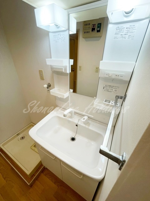 中郡大磯町大磯の賃貸マンションの洗面所|※同施工