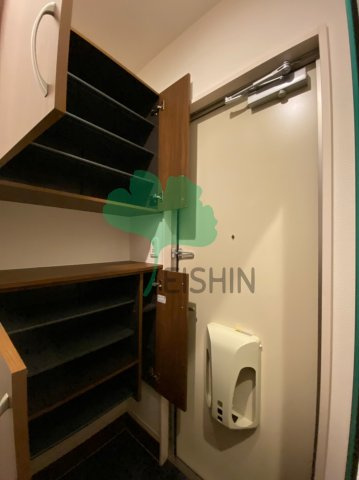 D-room豊(ディールーム豊)の玄関|下駄箱もしっかりついてます！