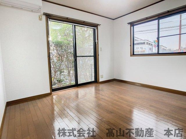 エコパラダイス宗像の居間・リビング