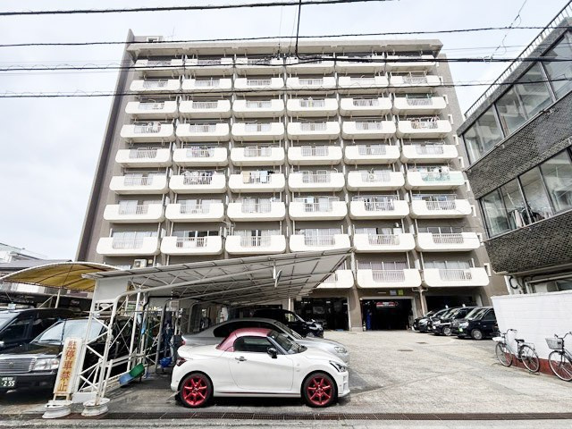 【外観】 | 田端マンション | 手入れの行き届いた外壁やエントランスなど、「見ればわかる」レベルで清潔感を保ったマンションです。築年数を感じさせない姿で皆様をお出迎えします。～即日のご見学可能～　お問合せはお気軽にどうぞ。