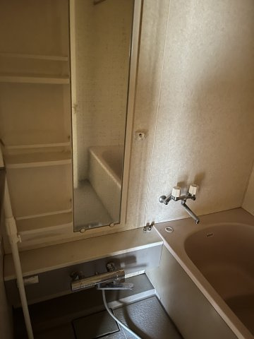 美幌町字三橋町1丁目7番13　中古住宅の独立洗面台