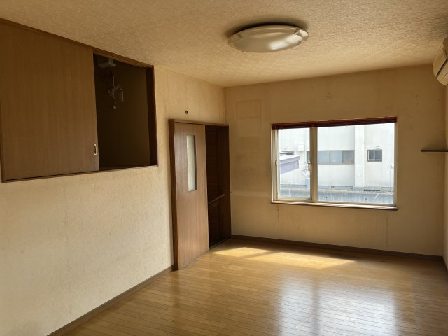 美幌町字三橋町1丁目7番13　中古住宅の洋室