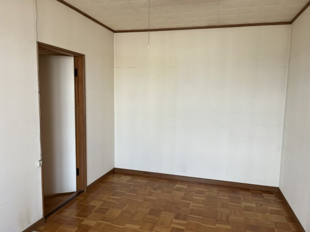 美幌町字三橋町1丁目7番13　中古住宅の洋室
