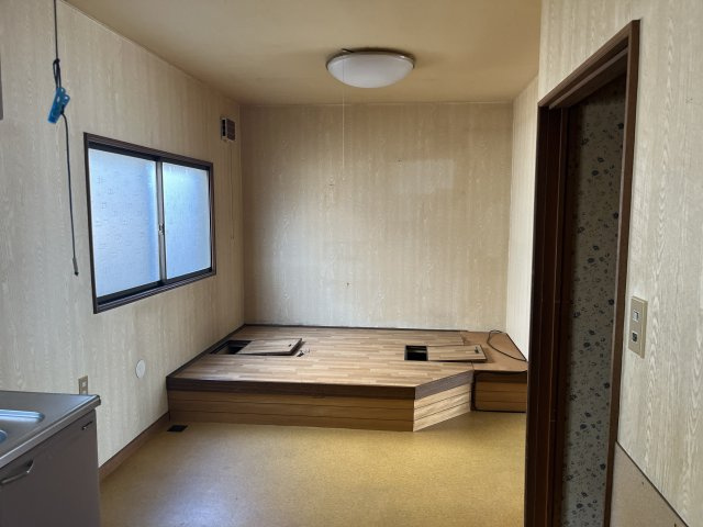 美幌町字三橋町1丁目7番13　中古住宅の洋室