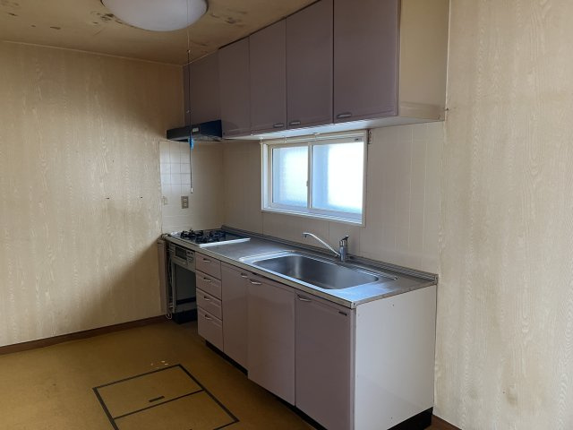 美幌町字三橋町1丁目7番13　中古住宅のキッチン